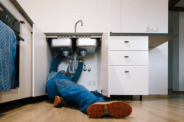 Professional Leak Detection technician working in Hartford City, IN